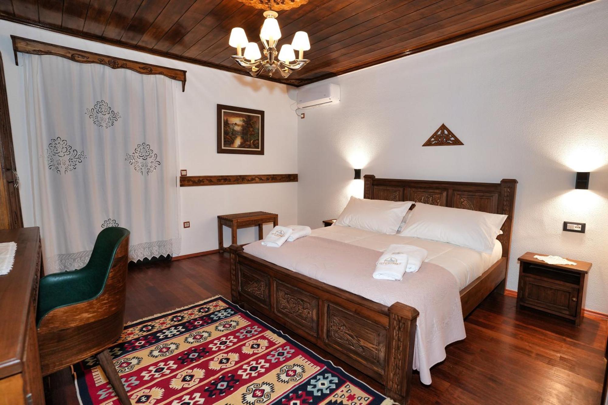City Street Hotel Gjirokastra Szoba fotó