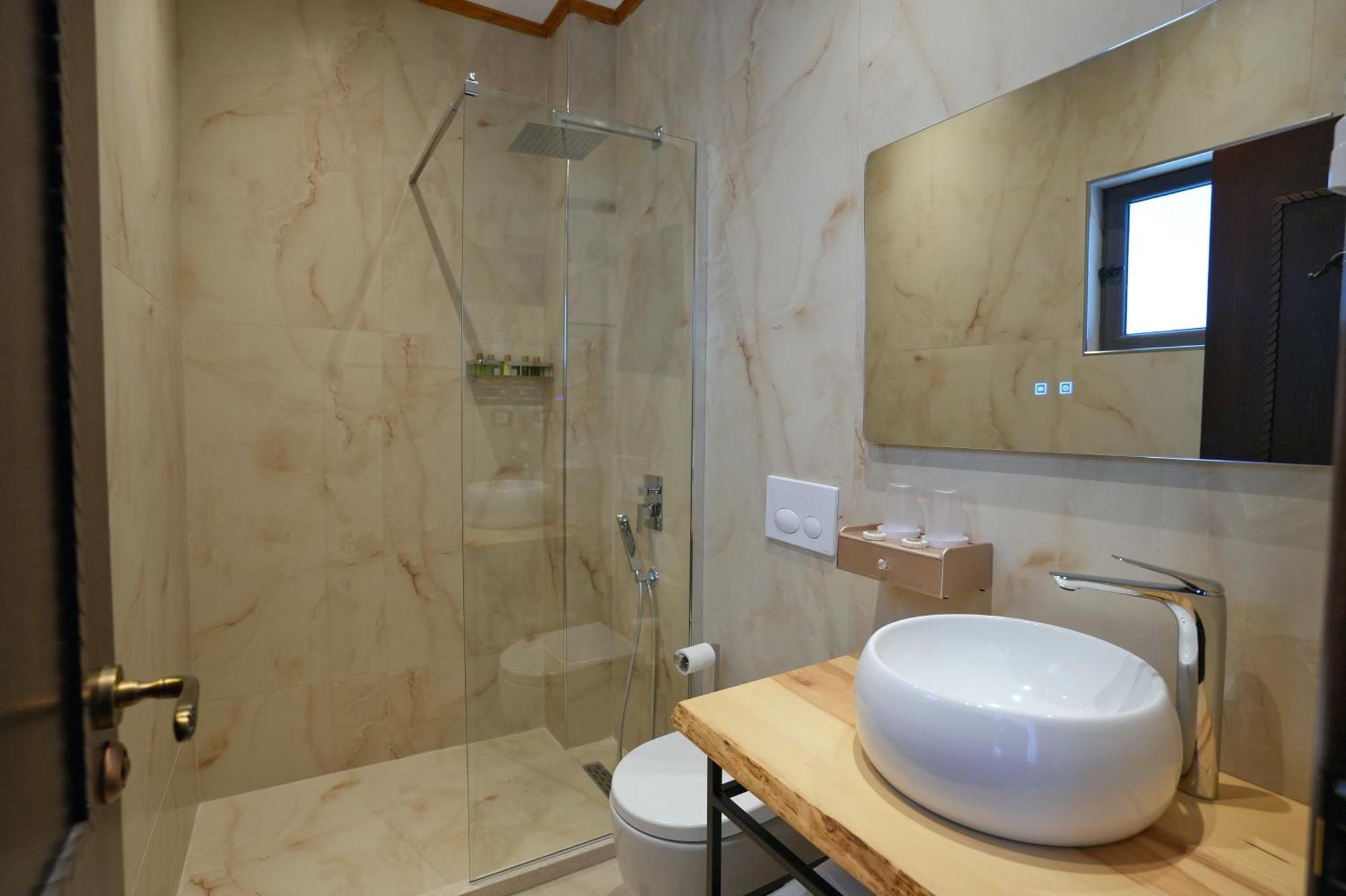 City Street Hotel Gjirokastra Kültér fotó