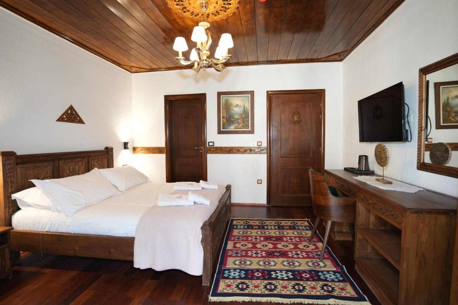 City Street Hotel Gjirokastra Kültér fotó