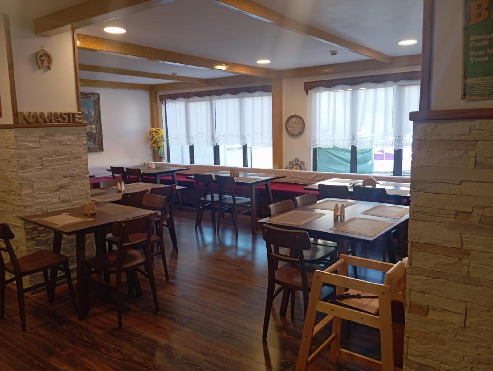 City Street Hotel Gjirokastra Kültér fotó